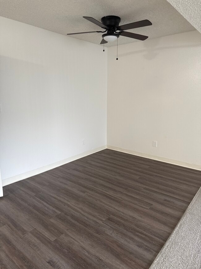 Building Photo - 14106 Cerise Ave