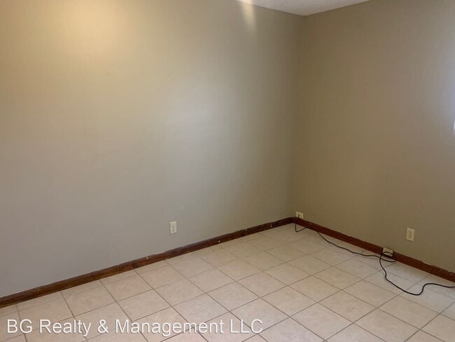 Building Photo - 2 br, 1 bath House - 279 Victoria Dr 13c