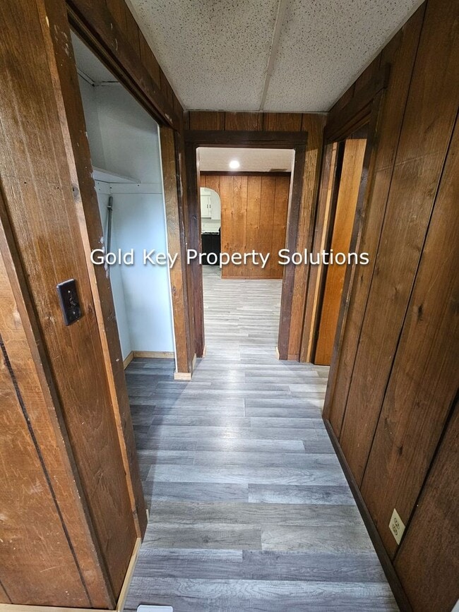 Building Photo - 408 E 35th St