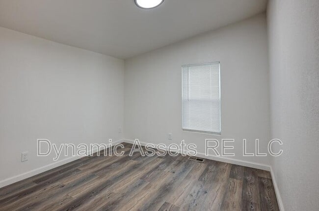 Building Photo - 705 N Cayuga St