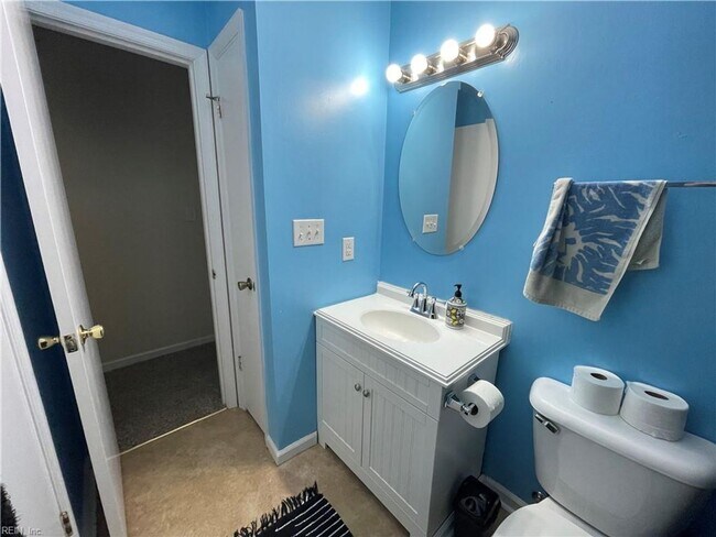 Building Photo - 2 Bedroom Chesapeake Bay Area Condo