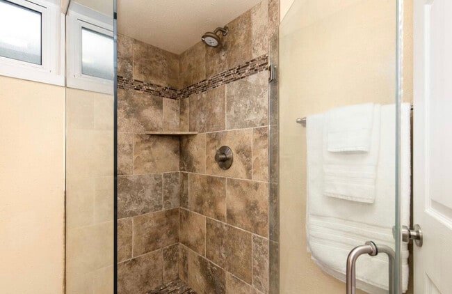 Building Photo - 2720 2nd Ave N