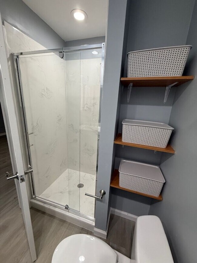 Building Photo - Upgraded - Woodlake Villa 148