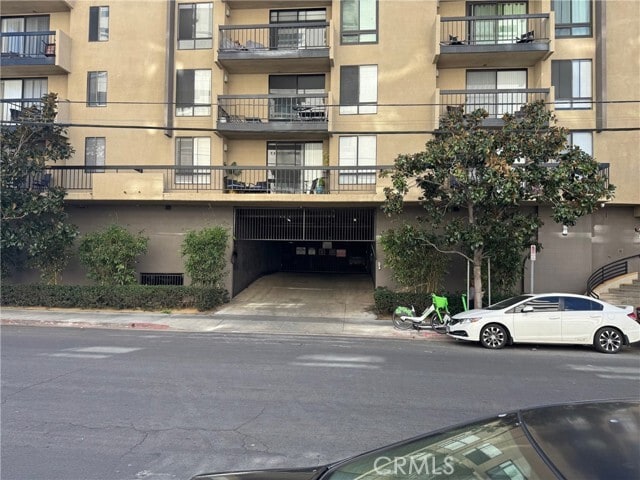 Building Photo - 7320 Hawthorn Ave