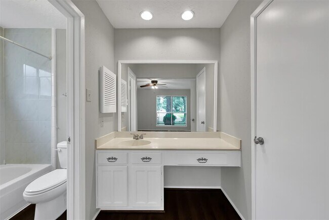 Building Photo - 4730 Temple Bell Dr