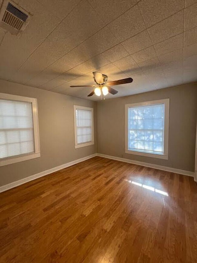 Building Photo - 3717 N 26th St