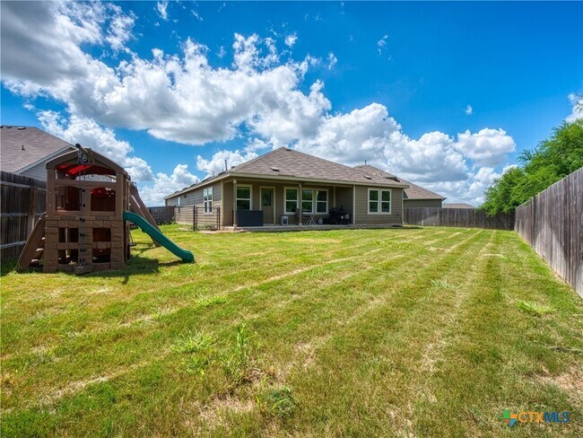 Building Photo - 597 Summersweet Rd