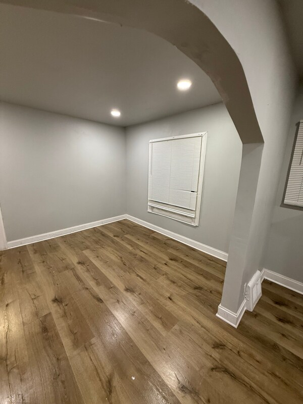 Building Photo - 15895 Kentucky St