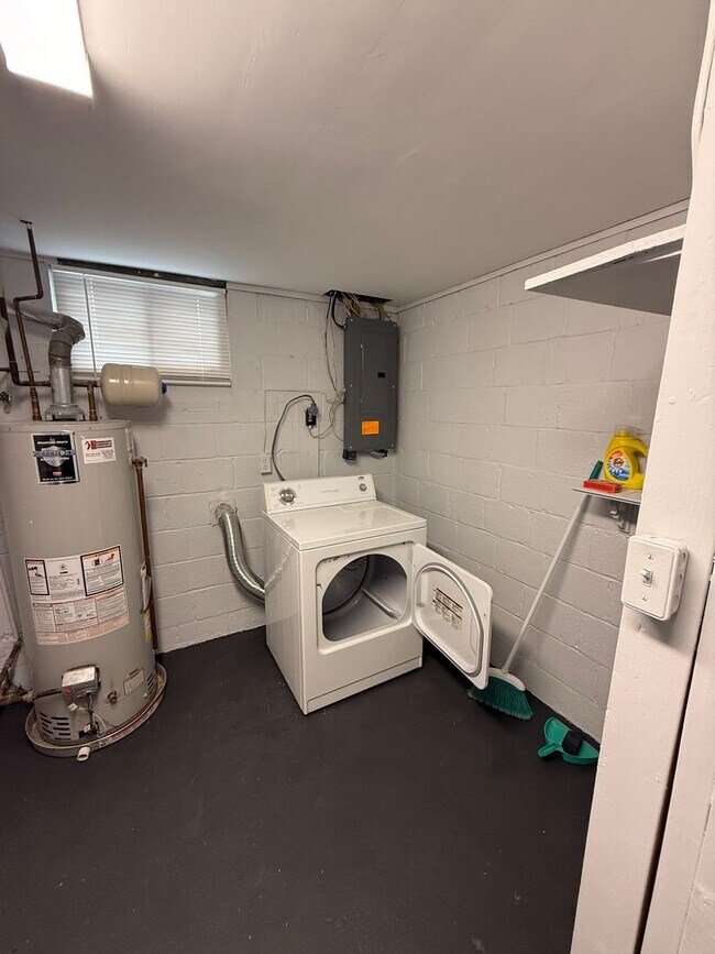 Building Photo - 1411 Harrison St