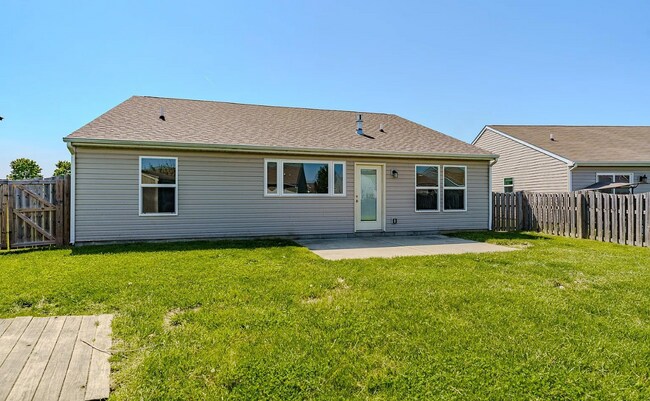 Building Photo - 2403 Cushing Dr