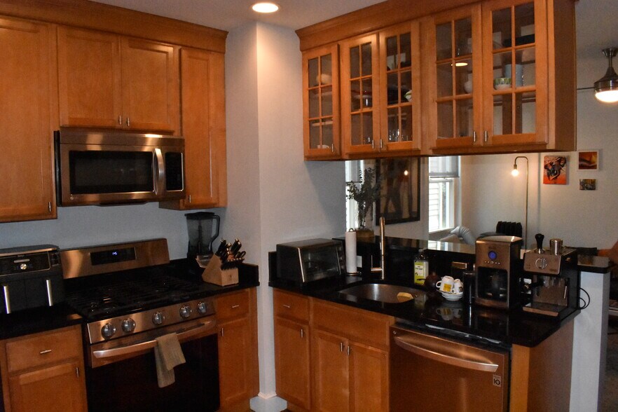 Building Photo - 4A Rockledge St