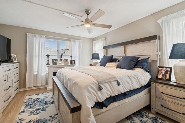 Building Photo - 5220 Brittany Dr S