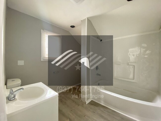 Building Photo - 1004 W Fairview Ave