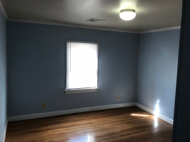 Building Photo - 681 Kinderhook Pike