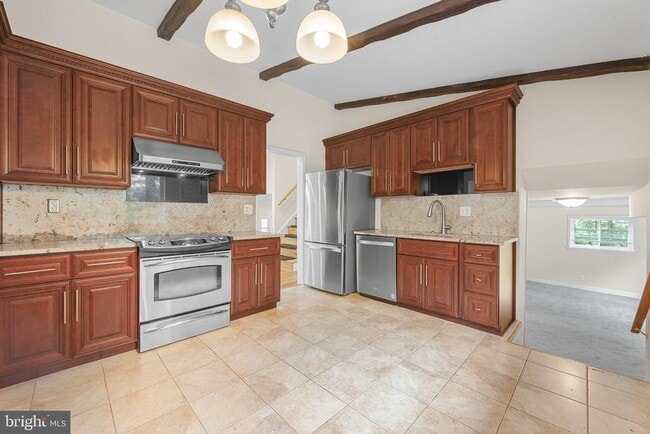 Building Photo - 9813 Inglemere Dr