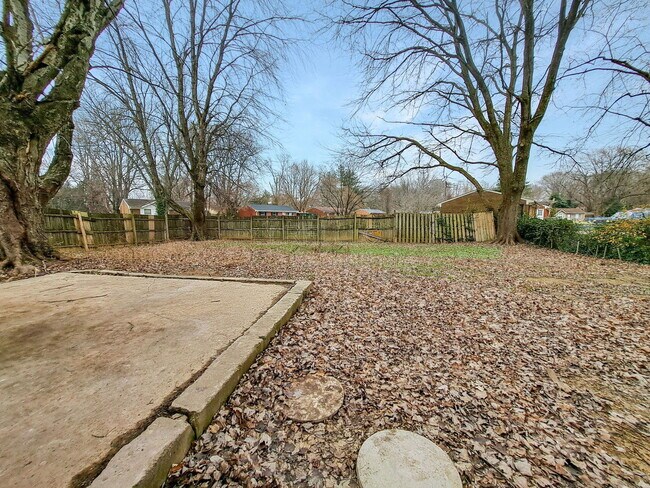 Building Photo - 10501 Millers Ln