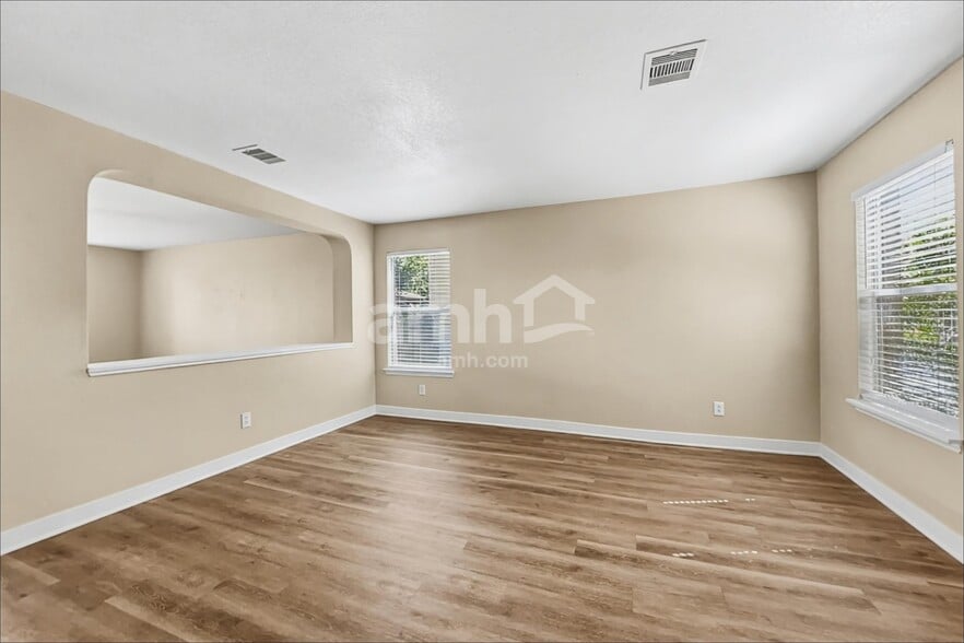 Building Photo - 7522 Drake Cyn