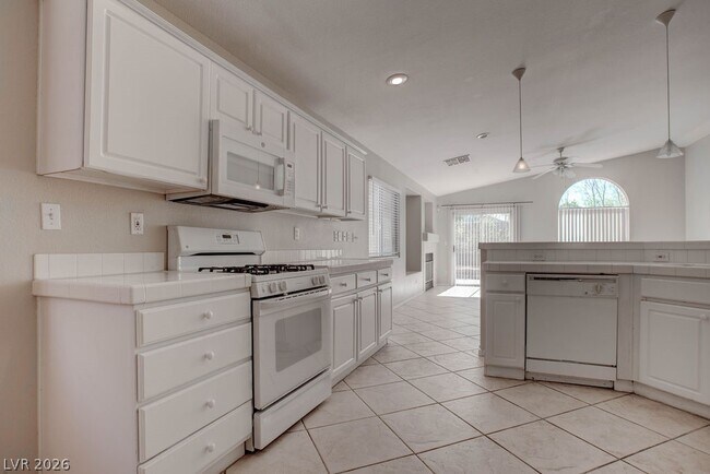 Building Photo - 1460 Dragon Rock Dr