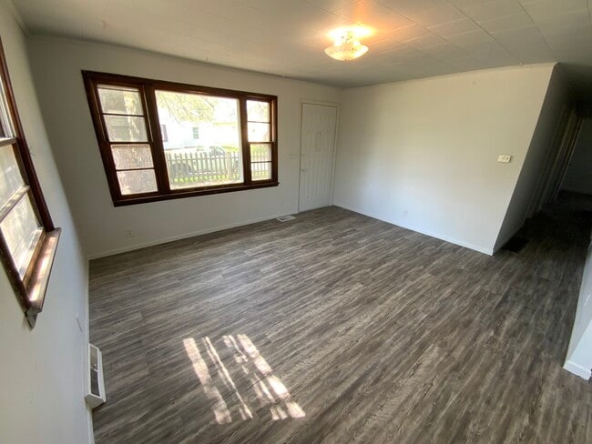 Building Photo - 921 Martin St