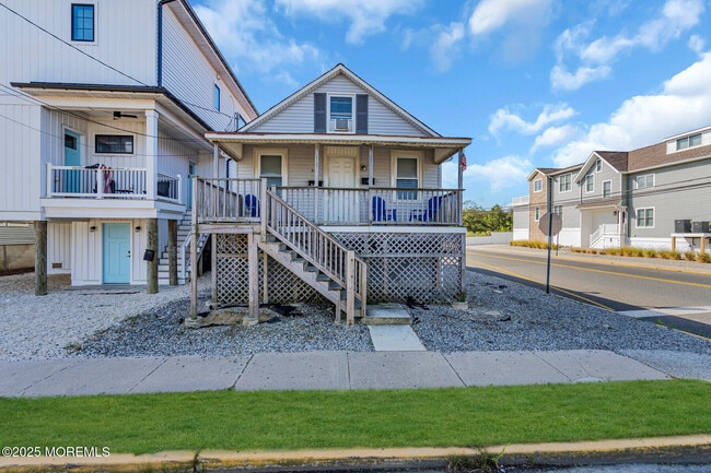 Building Photo - 549 Brielle Rd
