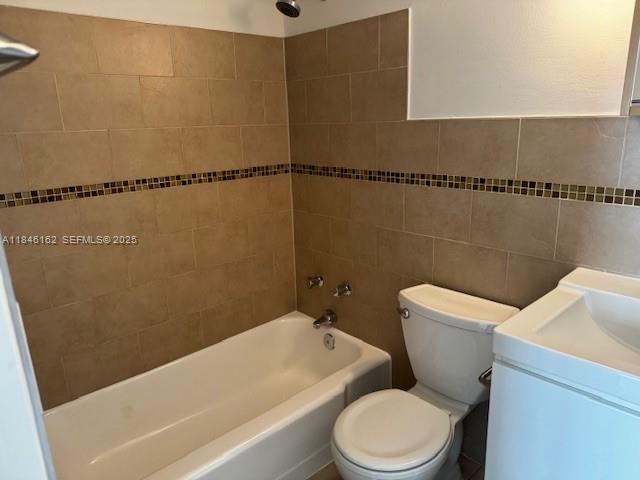 Building Photo - 9100 W Bay Harbor Dr