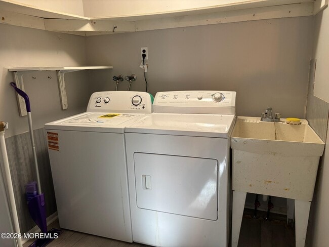 Building Photo - 2B Bristol St