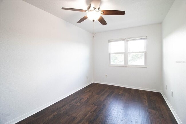 Building Photo - 275 Mango Dr