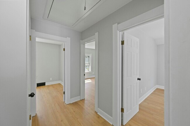 Building Photo - 4636 Commonwealth Ave