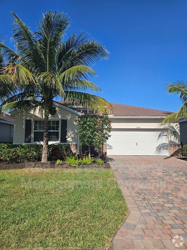 Building Photo - 15240 Floresta Ln
