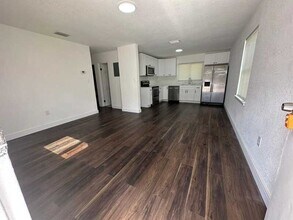 Building Photo - 2122 Mara Ct