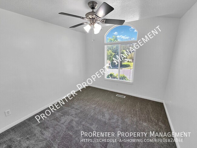 Building Photo - 2274 N 10 W
