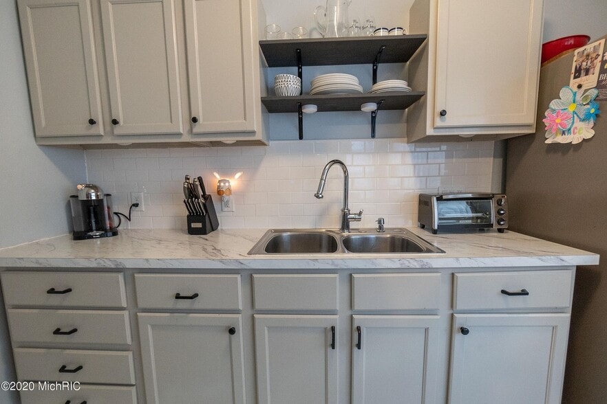 Building Photo - 416 5th St NW