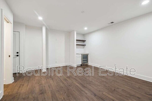 Building Photo - 2050 McKinley St