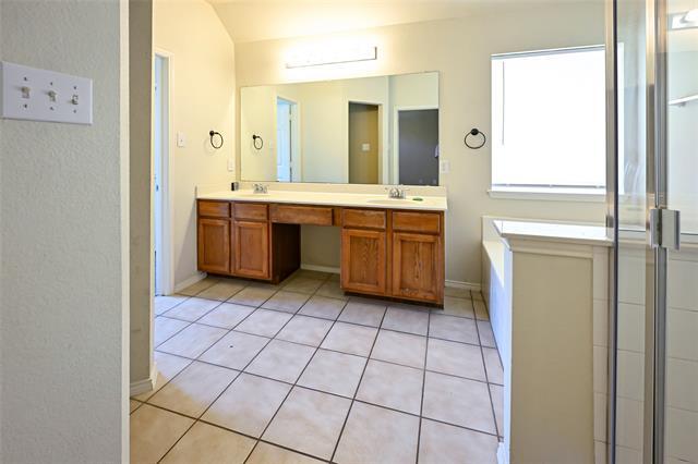 Building Photo - 13520 Valley Mills Dr