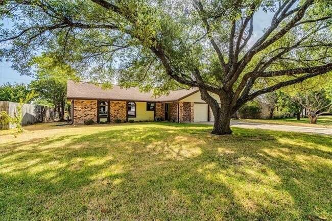 Building Photo - 2603 Mesquite Ln