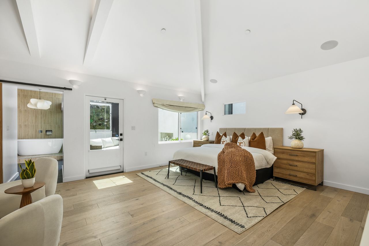 Building Photo - 8617 Higuera St