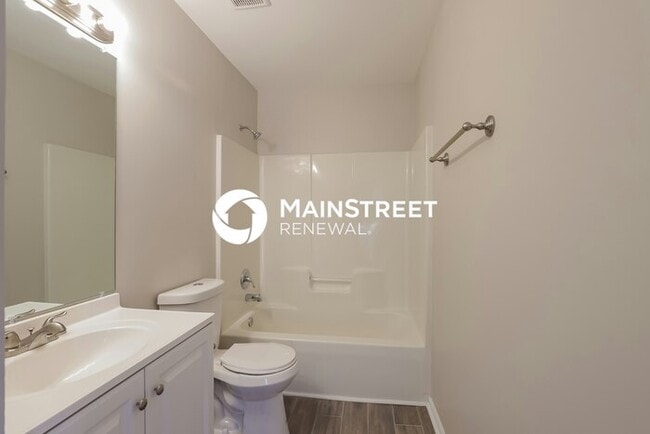 Building Photo - 3 Bedroom Pet-Friendly Home in Zebulon, NC with Main Street Renewal
