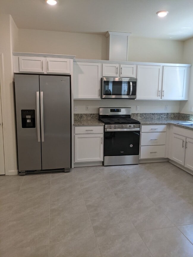 Building Photo - Ready Now! Beautiful Two Story Home in Nor...