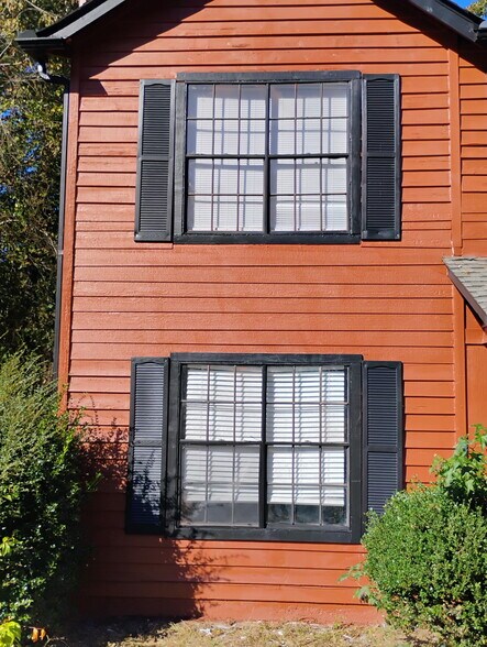 Building Photo - 6111 Creekford Dr