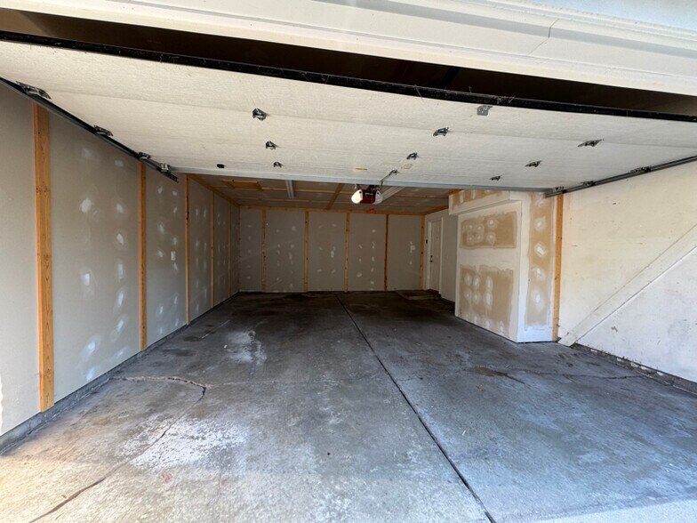 Building Photo - 197 Randall Dr