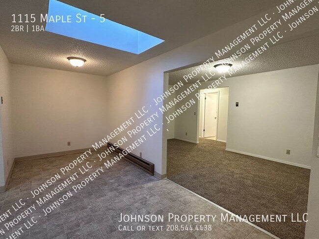 Building Photo - 1115 Maple St