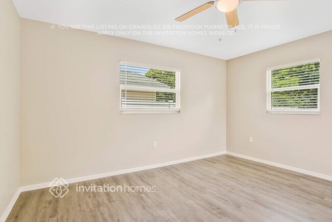 Building Photo - 10582 Jane Eyre Dr