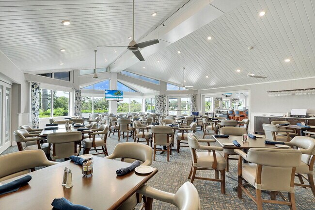 Building Photo - 3271 SE Court Dr