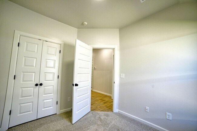 Building Photo - Brand New Home in Washington!