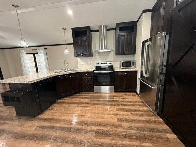 Building Photo - ? Beautifully Updated 3 Bedroom, 2 Bath Home in Bell City! ?