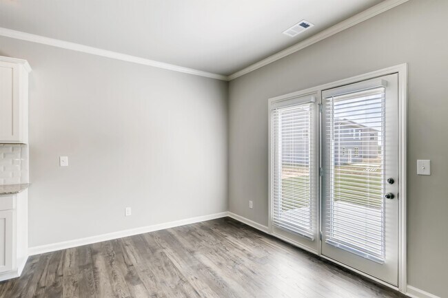 Building Photo - 250 Sweet Bay Ln