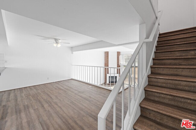 Building Photo - 4640 Glencoe Ave