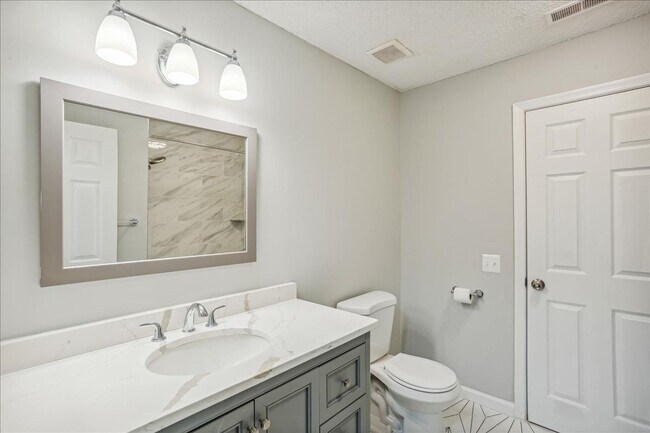 Building Photo - Great 3+2+ Loft in Germantown!