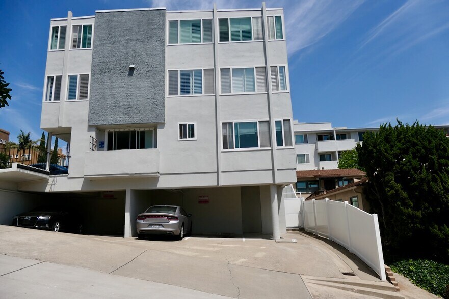 Building Photo - 1907 Robinson Ave