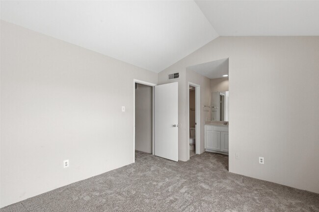 Building Photo - 2120 Wilcrest Dr